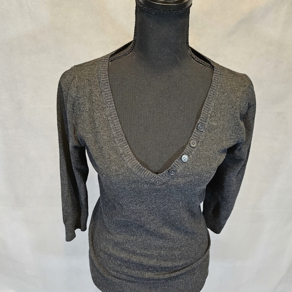 Takeout Dark Grey V-neck Knit Pull Over Top 78% Rayon 22% Nylon Size M - Picture 6 of 8